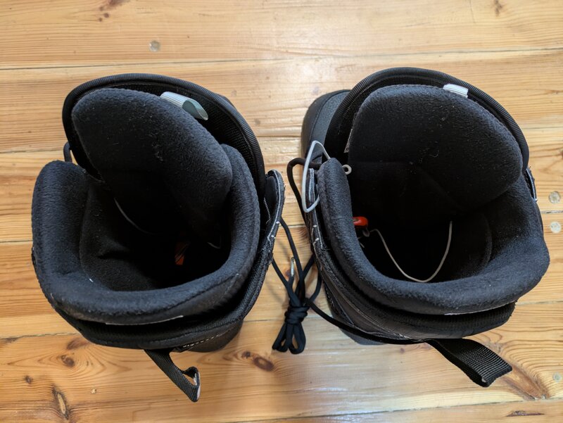 Vand buti (boots) Burton model Invader folositi putin nr 43 pentru snowboar